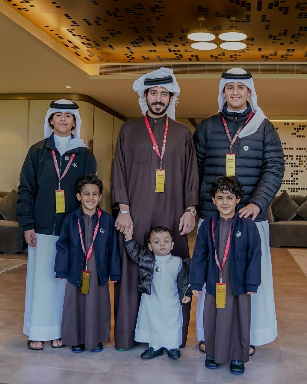 خالد بن حمد وأنجاله يتوجون الفائزين بسباق مهرجان العيد الوطني بنادي راشد