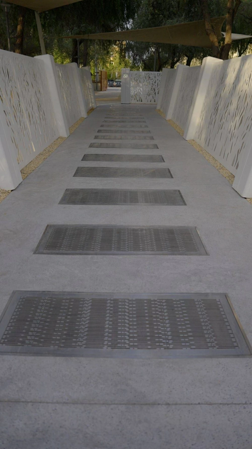 حديقة الملك حمد بن عيسى آل خليفة.. أيقونة أخوية تزين قلب أبوظبي