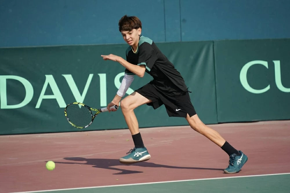 البحريني أحمد السيد يتقدم إلى الدور الثاني بالبطولة العربية للتنس للناشئين