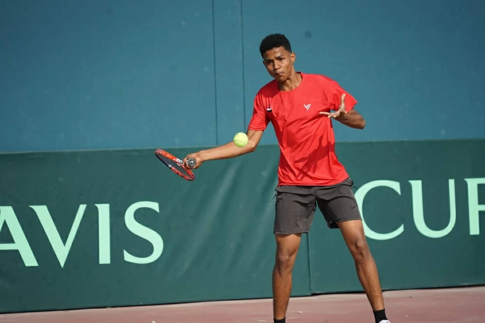 البحريني أحمد السيد يتقدم إلى الدور الثاني بالبطولة العربية للتنس للناشئين