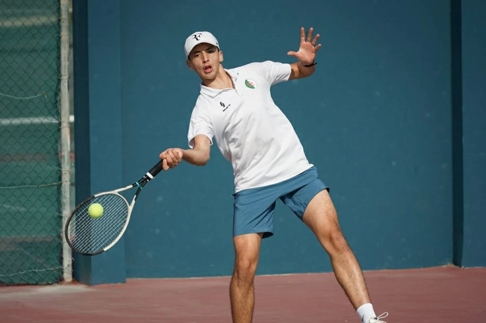 البحريني أحمد السيد يتقدم إلى الدور الثاني بالبطولة العربية للتنس للناشئين