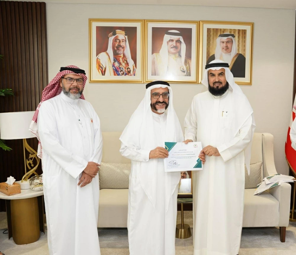 رئيس الأوقاف السنية يكرّم الفائزين في المسابقة العلمية الأولى
