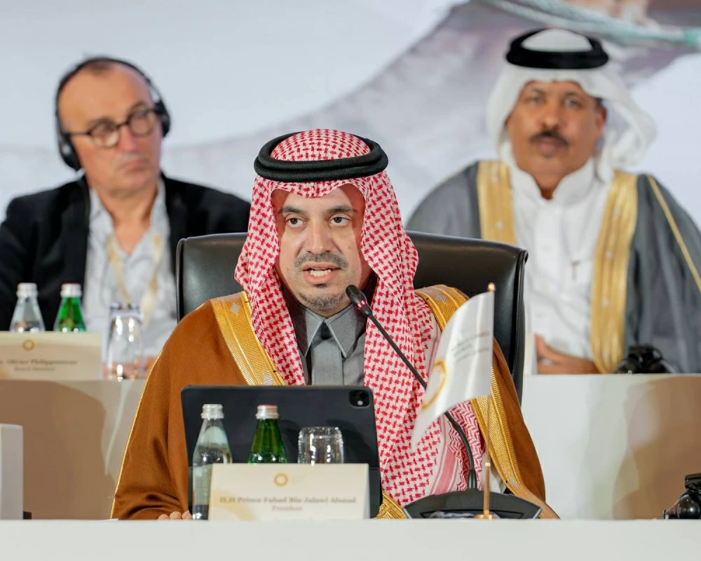 خالد بن حمد يشهد اجتماع الجمعية العمومية للاتحاد الدولي للهجن