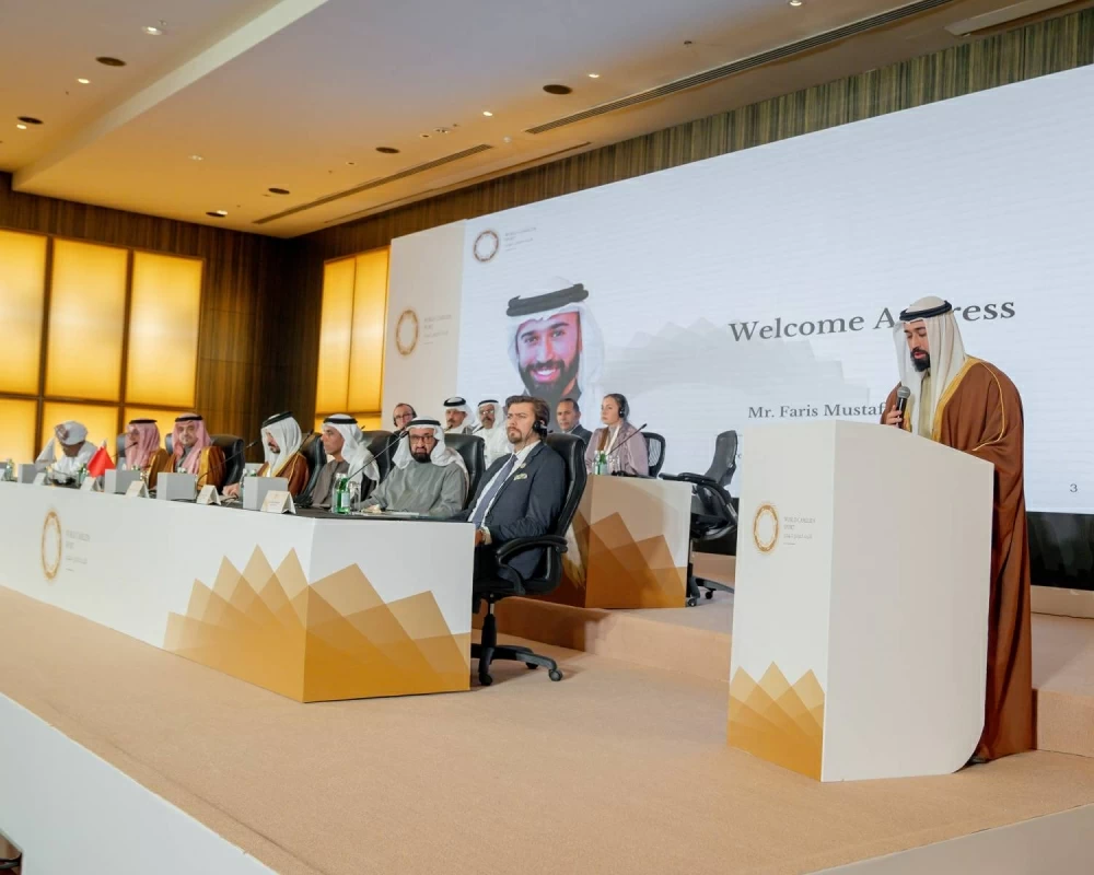 خالد بن حمد يشهد اجتماع الجمعية العمومية للاتحاد الدولي للهجن