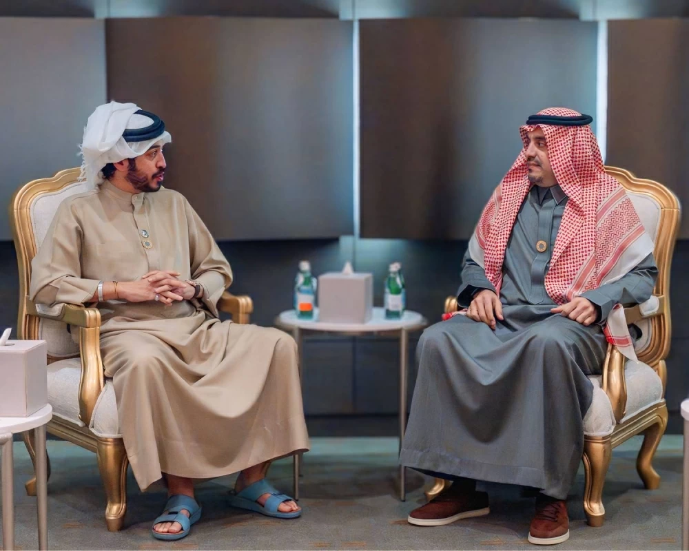 خالد بن حمد يشهد اجتماع الجمعية العمومية للاتحاد الدولي للهجن