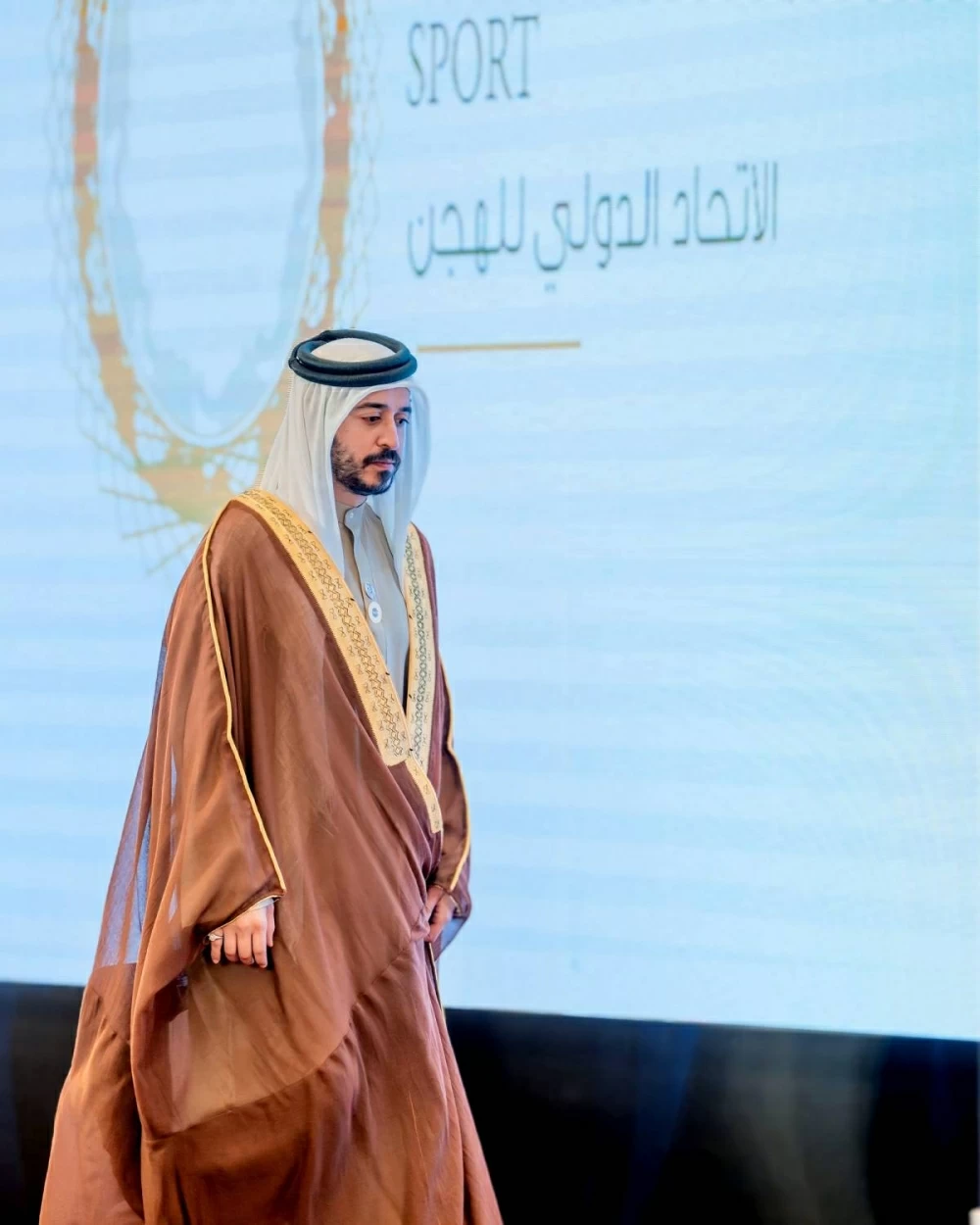 خالد بن حمد يشهد اجتماع الجمعية العمومية للاتحاد الدولي للهجن