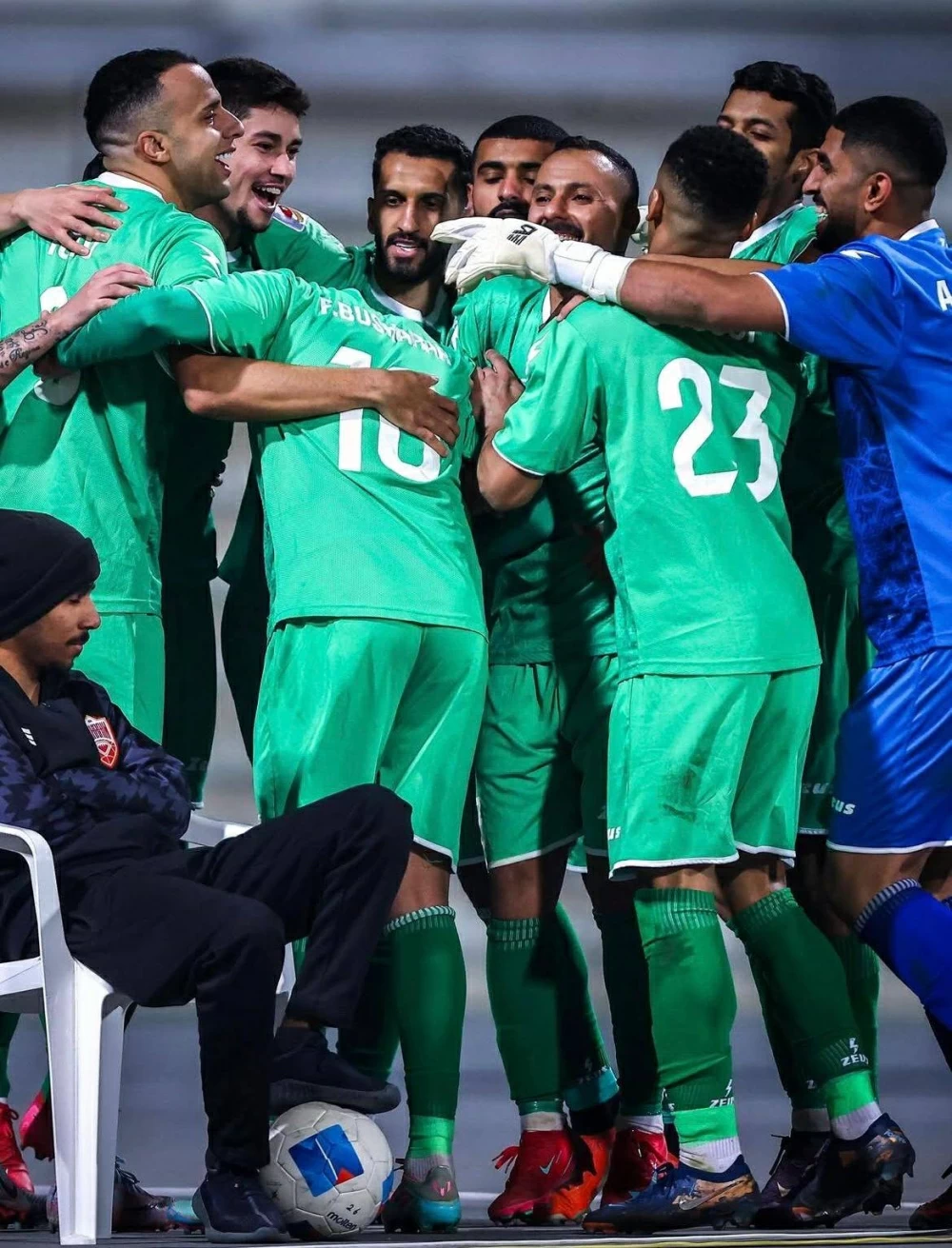 البحرين يحقق انتصار عريض على الشباب في معركة "القاع"