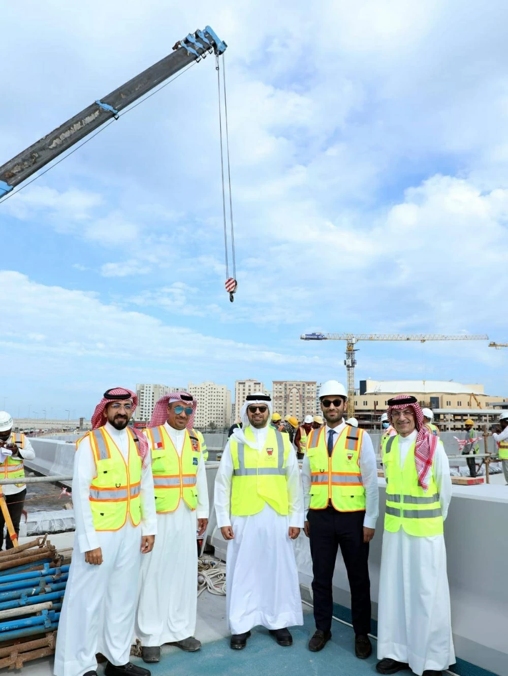 وزارة الأشغال: تسارع وتيرة إنجاز مشروع الجسر الرابط بين جسر الشيخ عيسى بن سلمان وشارع 105 في البسيتين 