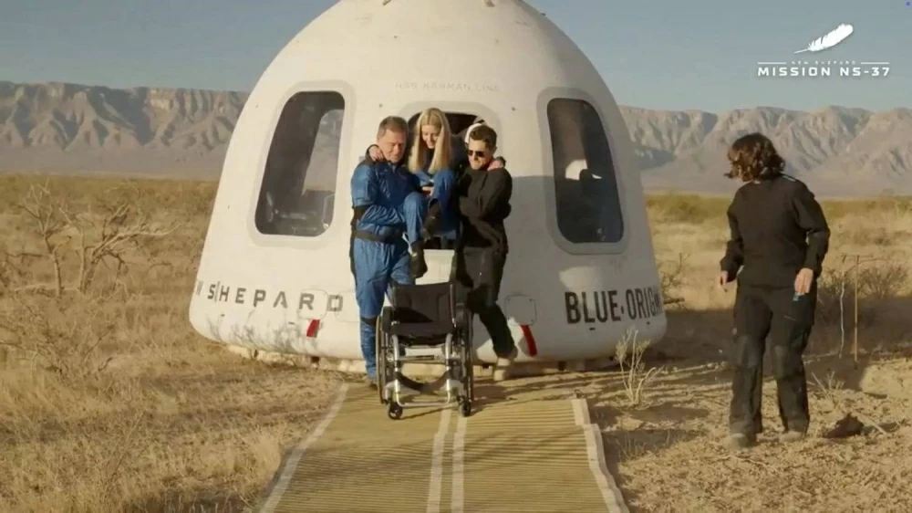 مهندسة ألمانية تصبح أول مستخدم لكرسي متحرك يقوم برحلة إلى الفضاء