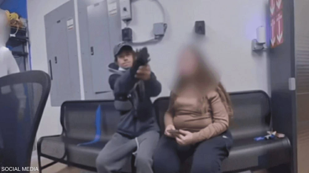 فيديو.. شرطي أمريكي ينجو من محاولة قتل بـ&laquo;أعجوبة&raquo; في ولاية أوهايو