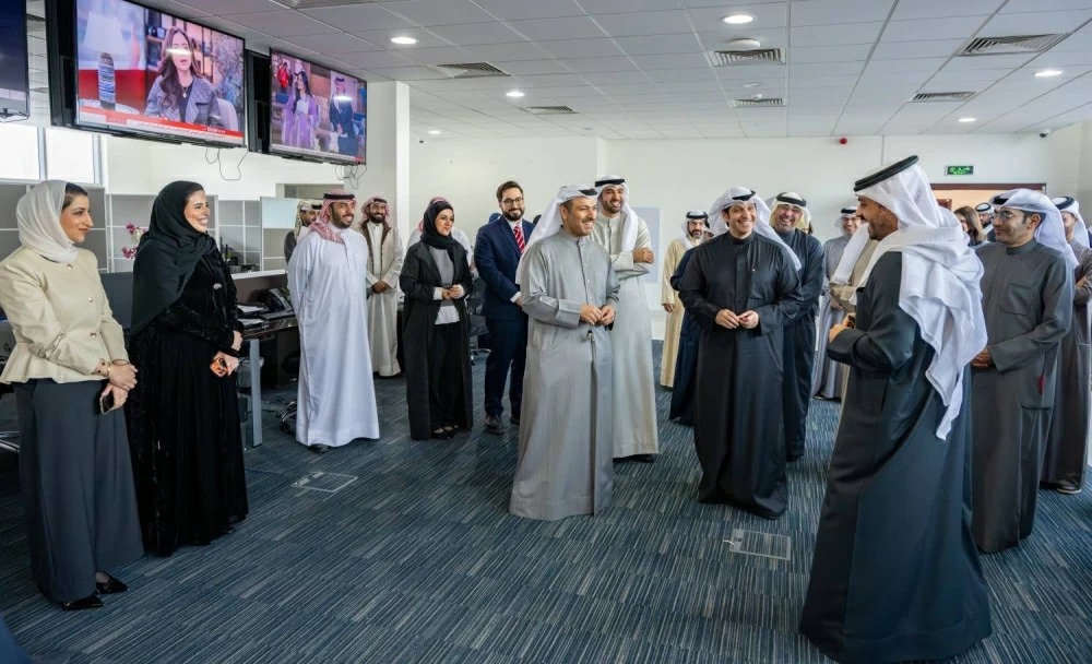 وزير الإعلام يلتقي نظيره الكويتي ويستعرضان مسارات التعاون الإعلامي
