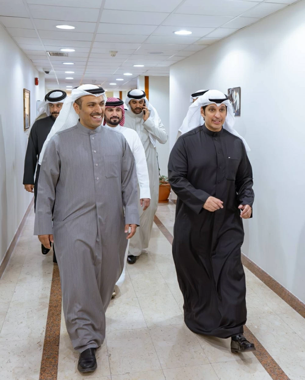 وزير الإعلام يلتقي نظيره الكويتي ويستعرضان مسارات التعاون الإعلامي