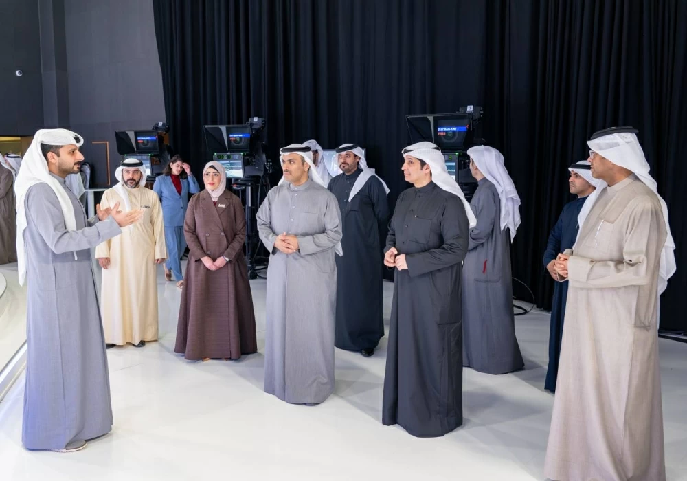 وزير الإعلام يلتقي نظيره الكويتي ويستعرضان مسارات التعاون الإعلامي