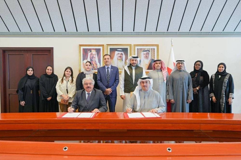 «العدل والأوقاف» توقع مذكرة تعاون مع «الملكية للبنات» في «الدراسات القانونية والتدريب المهني» 