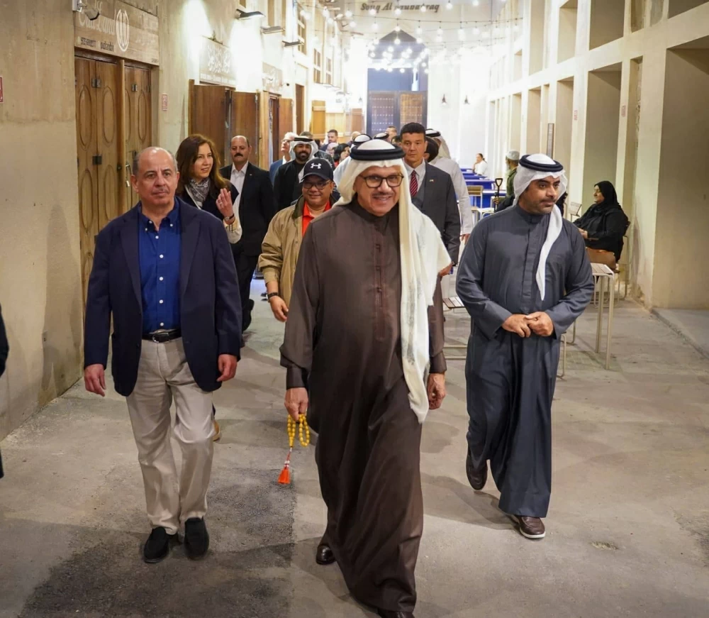 وزير الخارجية يزور مهرجان ليالي المحرق برفقة سفراء البعثات الأجنبية المعتمدة في المملكة