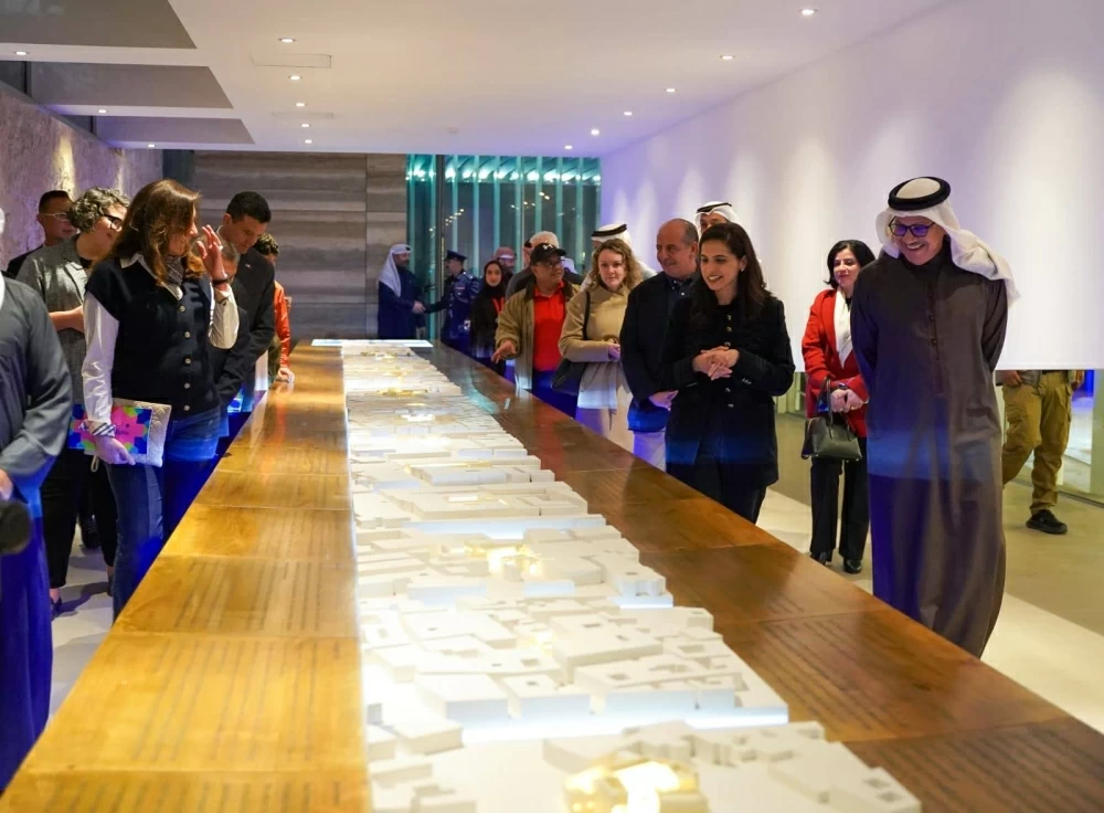 وزير الخارجية يزور مهرجان ليالي المحرق برفقة سفراء البعثات الأجنبية المعتمدة في المملكة