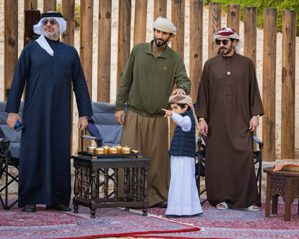 جلالة الملك يستقبل وزير الإعلام والثقافة ووزير الدولة لشؤون الشباب بالكويت