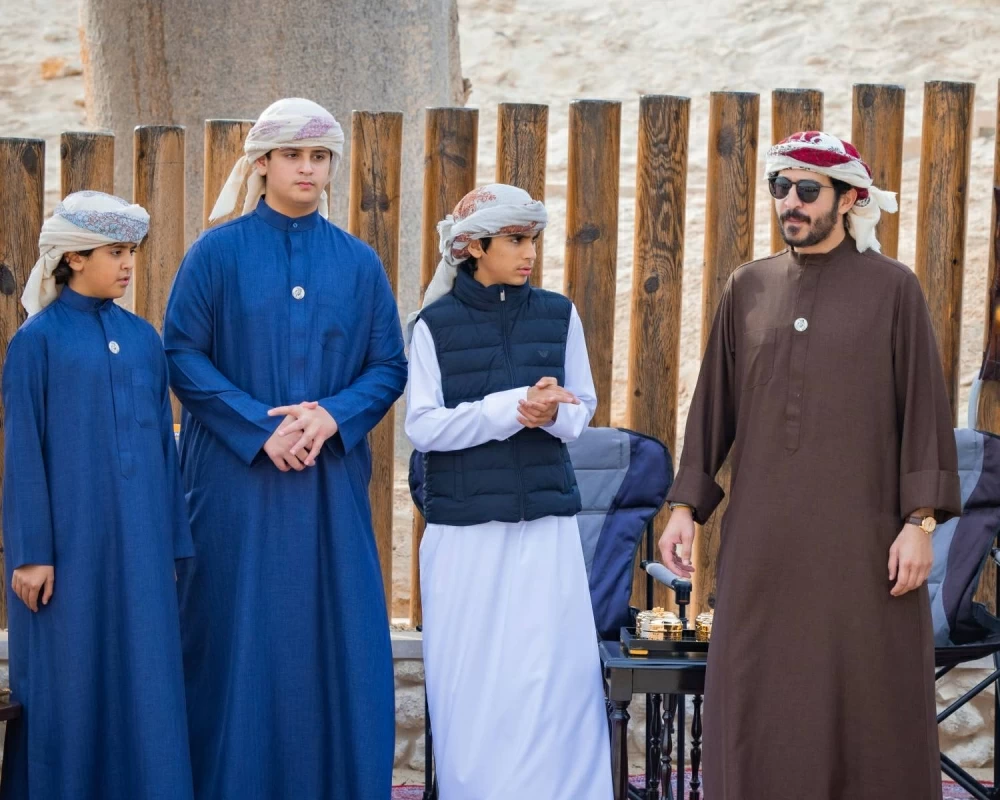 جلالة الملك يستقبل وزير الإعلام والثقافة ووزير الدولة لشؤون الشباب بالكويت