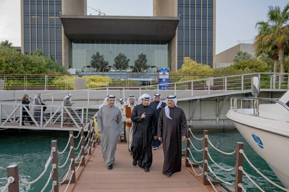 وزير الإعلام والثقافة بدولة الكويت الشقيقة يزور مهرجان ليالي المحرق 