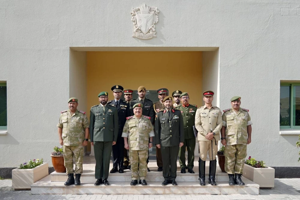مدير أركان الحرس الوطني يستقبل قادة الفرق المشاركة بمسابقة عصا قياس الخطوات العسكرية الأولى لدول "التعاون"