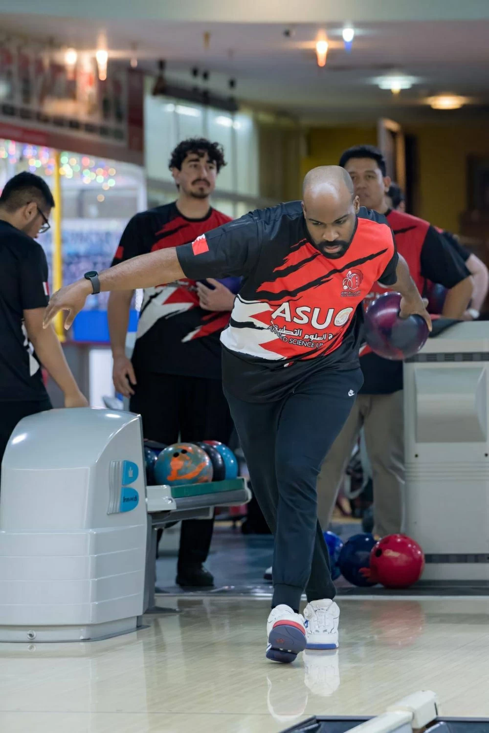 إثارة متصاعدة في بطولة العيد الوطني للبولينج