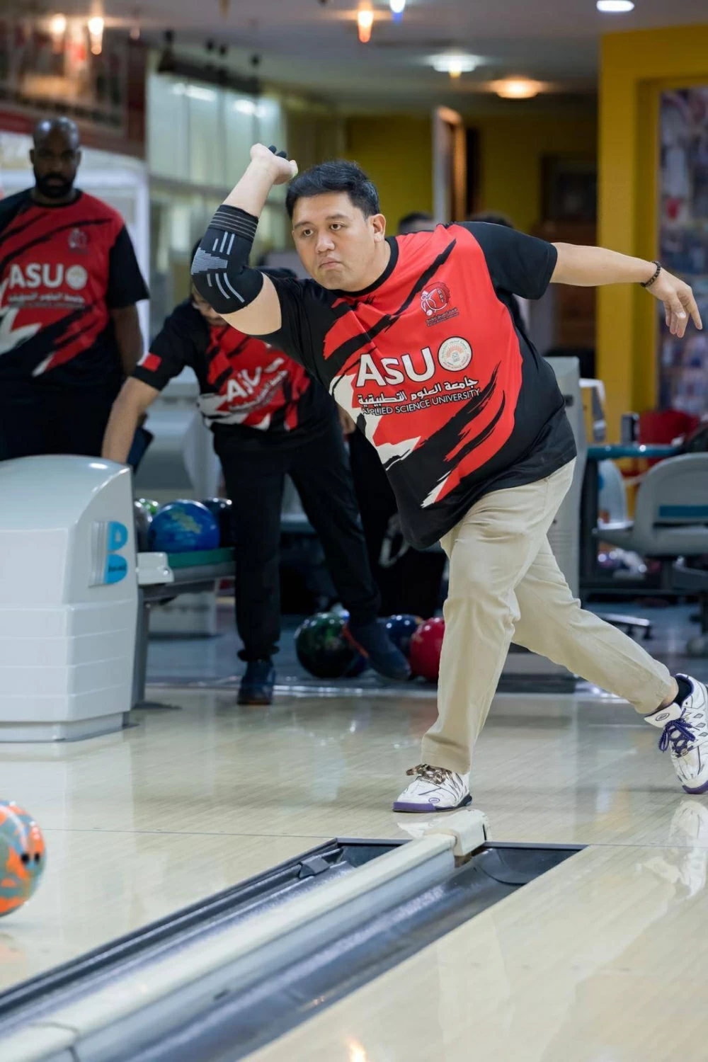 إثارة متصاعدة في بطولة العيد الوطني للبولينج