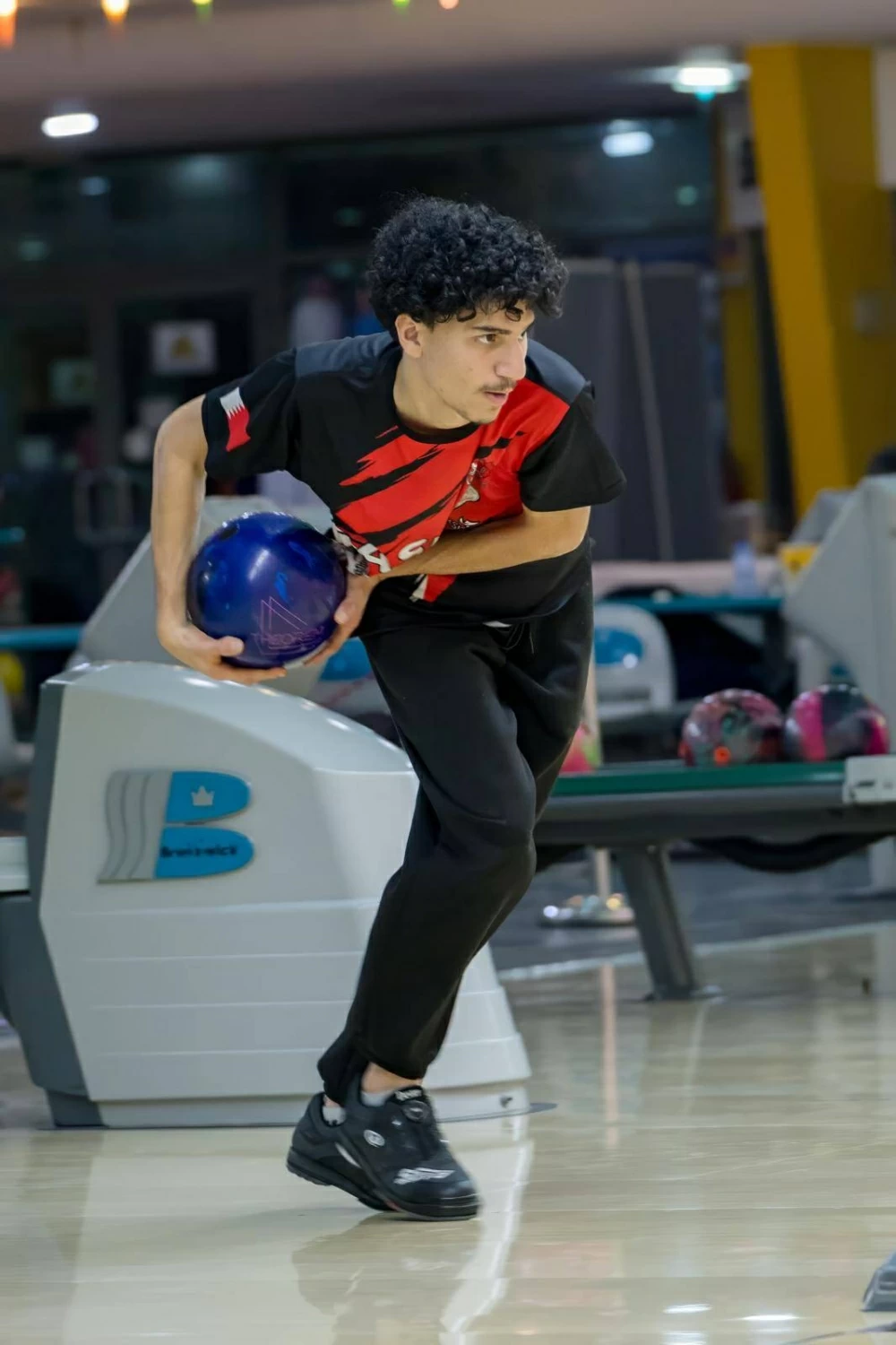 إثارة متصاعدة في بطولة العيد الوطني للبولينج