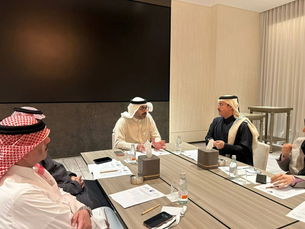 النائب السلوم يترأس الاجتماع التنسيقي الخليجي بالدوحة