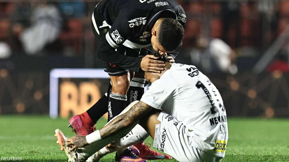 نيمار خضع لجراحة في الركبة.. وهذه حالته 