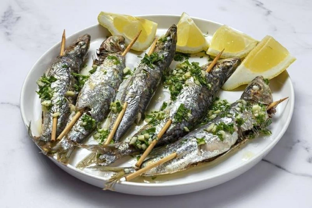 السردين أم التونة.. أيهما أغنى بأحماض أوميغا-3 والبروتين؟