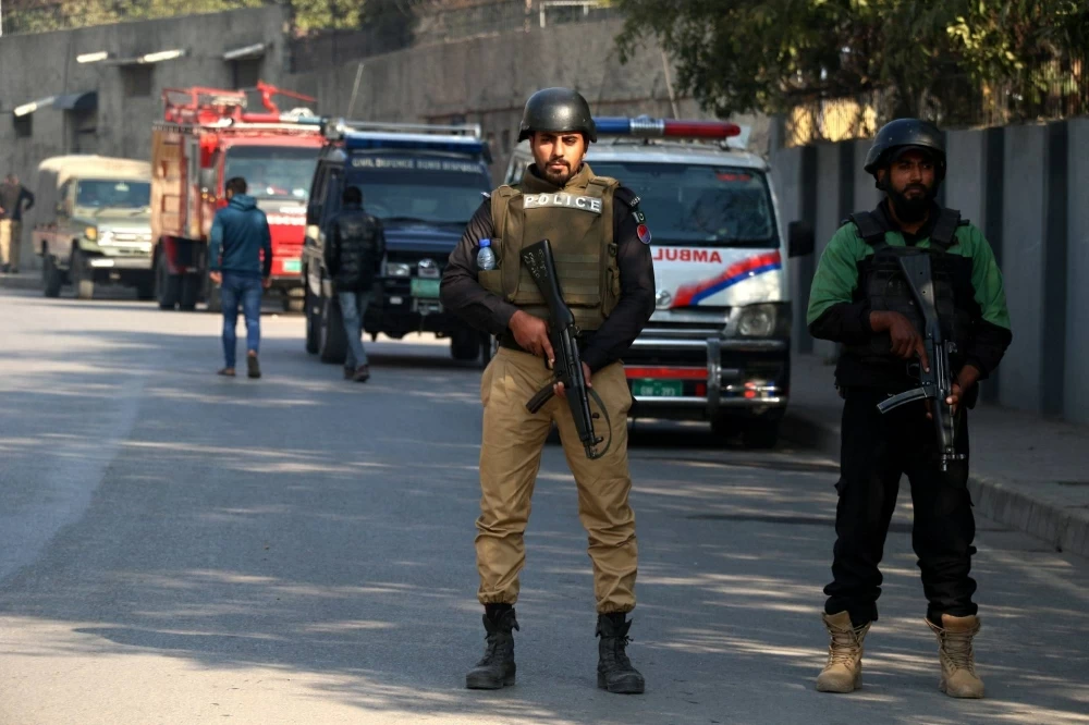 مقتل 5 من أفراد الشرطة الباكستانية في كمين