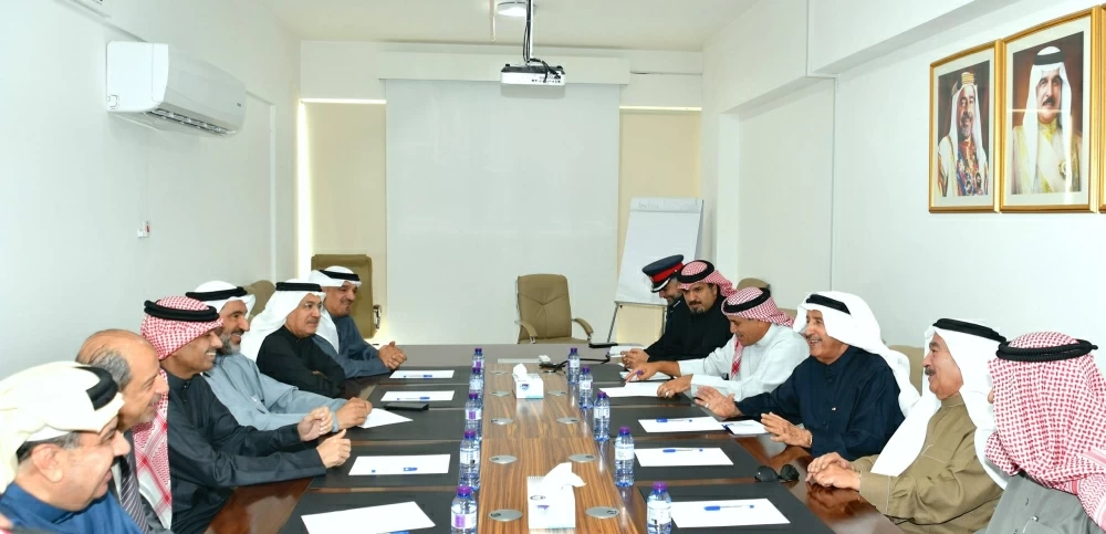 محافظ المحرق يستقبل رئيس وأعضاء جمعية رجال الأعمال البحرينية 