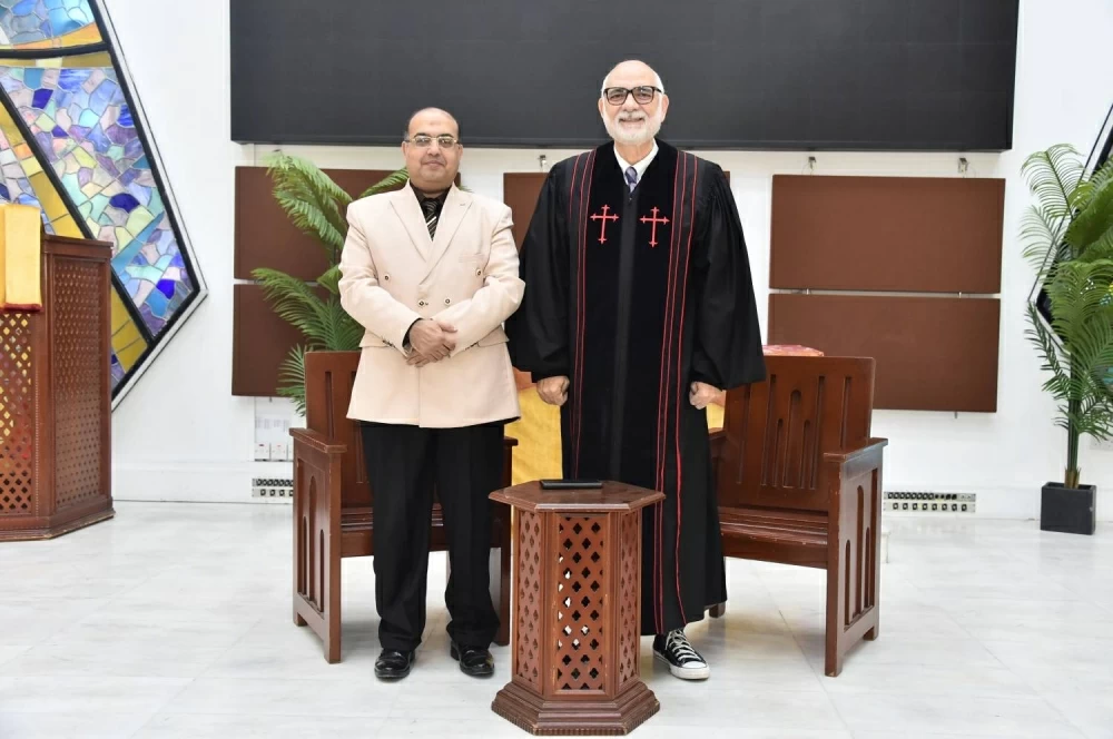 القس هاني عزيز لـ"الوطن": المسيحيون في البحرين ينعمون بالحرية الكاملة في العقيدة والعبادة بظل رعاية الملك