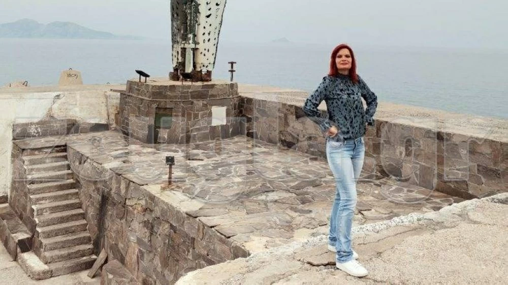 من السيدة اليونانية التي لقيت حتفها في حادثة رئيس الأركان الليبي محمد الحداد؟