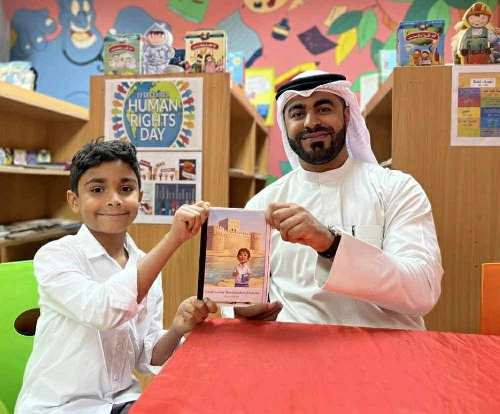 الطالب حسين سلمان يؤلف قصصًا باللغة الإنجليزية عن معالم البحرين التاريخية 