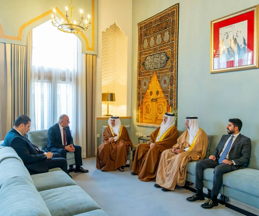 ولي العهد رئيس الوزراء يستقبل سفير فلسطين بمناسبة تعيينه سفيرًا لبلاده لدى المملكة