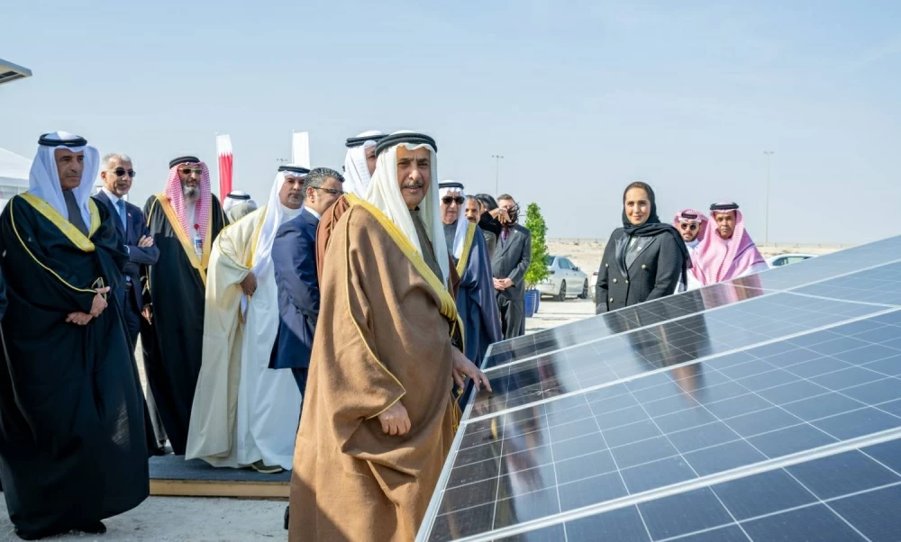 خالد بن عبد الله يضع حجر الأساس لمحطة الدور لإنتاج الكهرباء بالطاقة الشمسية