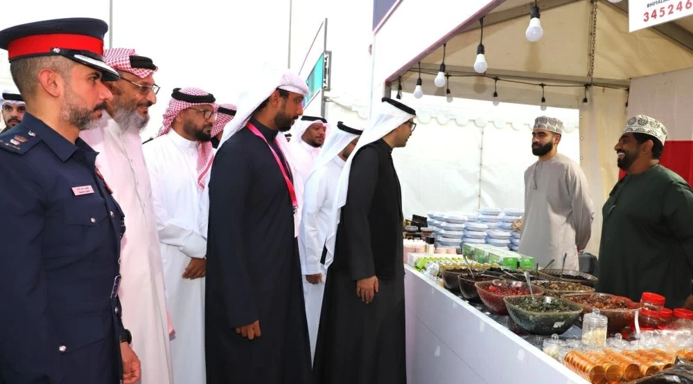 محافظ الجنوبية يفتتح مهرجان quot;وين وبكمquot; بنسخته السادسة في حلبة البحرين الدولية 