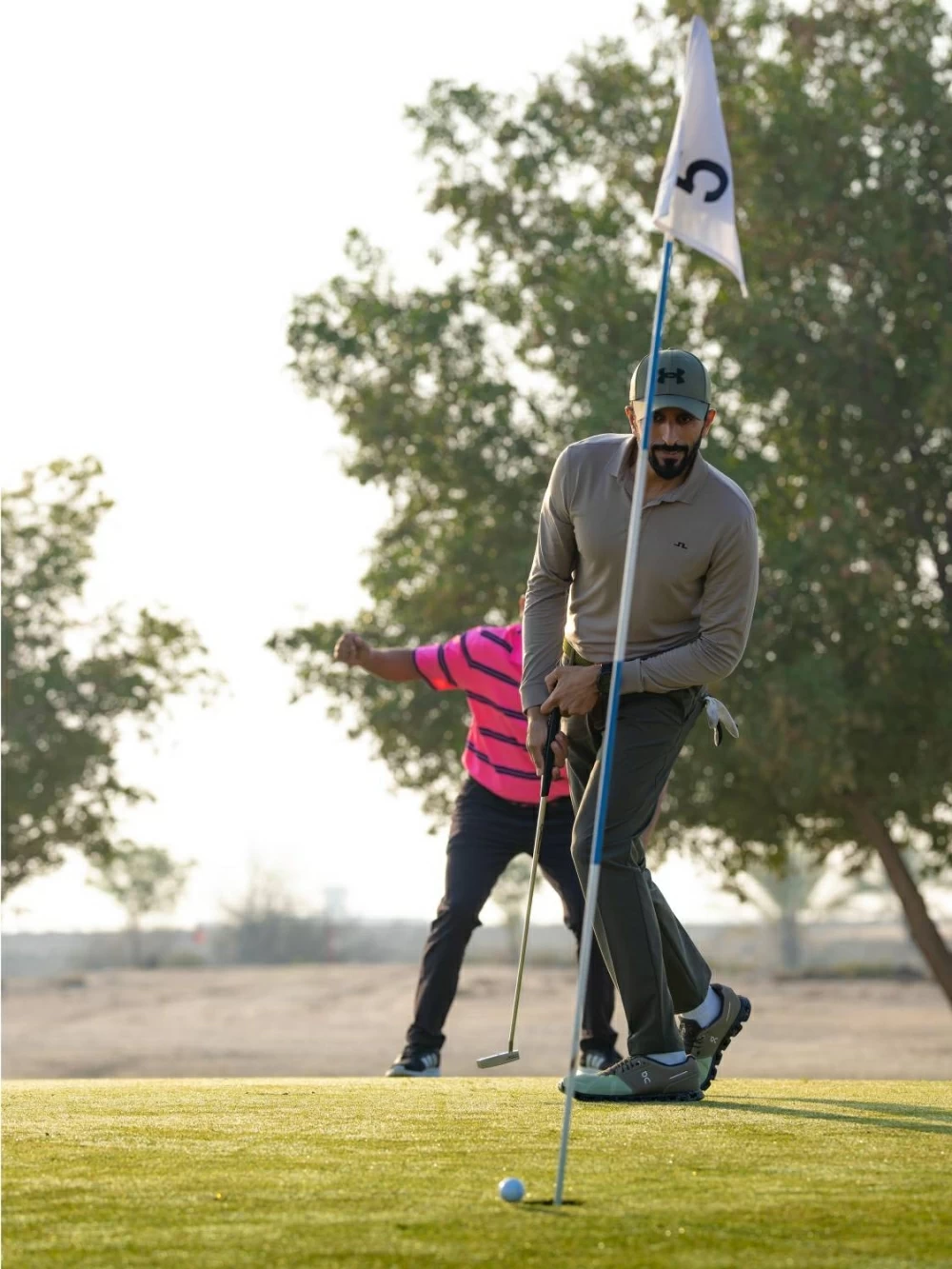 ناصر بن حمد يحرز المركز الأول في بطولة سلاح الجو الملكي للجولف