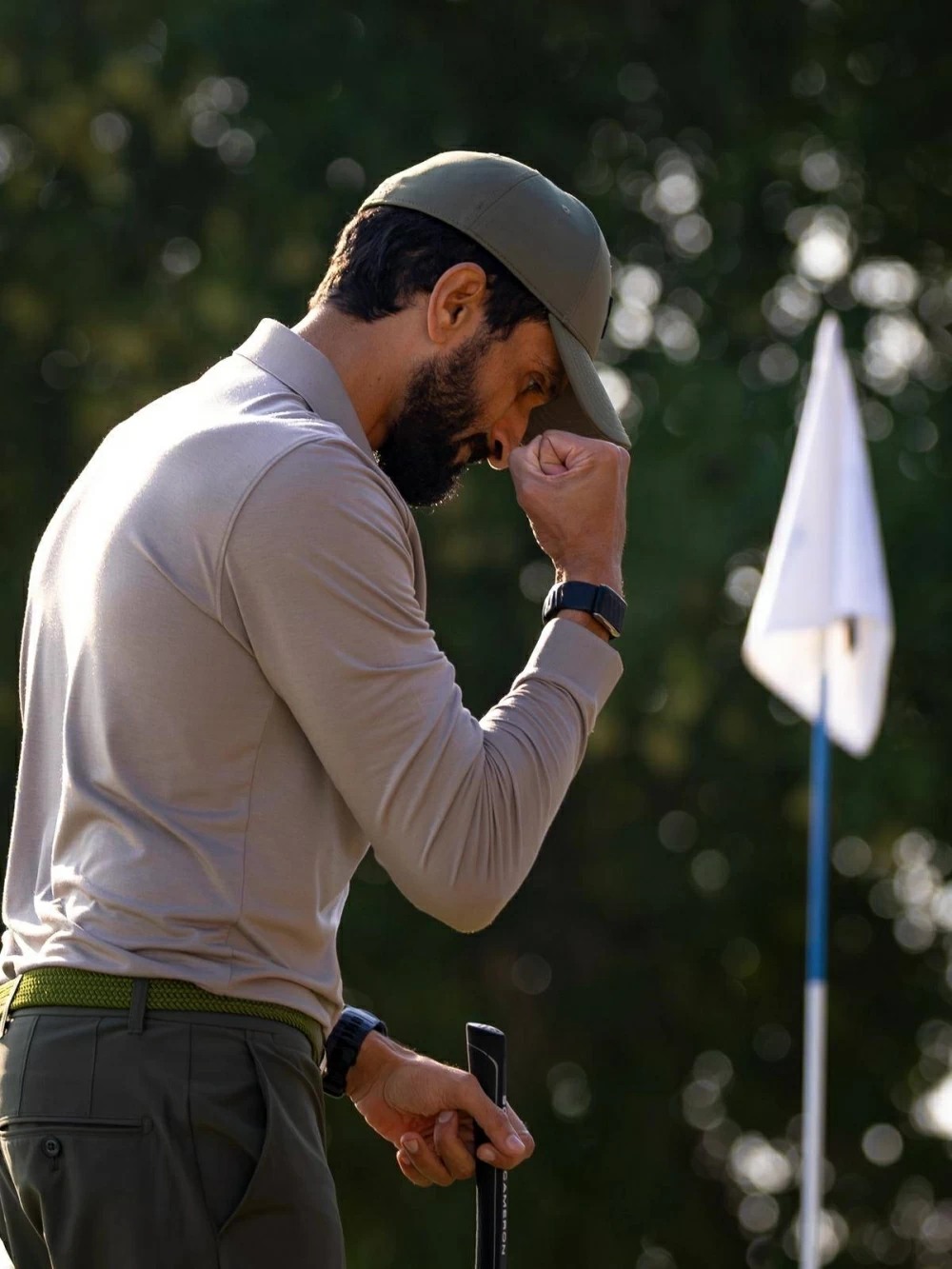 ناصر بن حمد يحرز المركز الأول في بطولة سلاح الجو الملكي للجولف