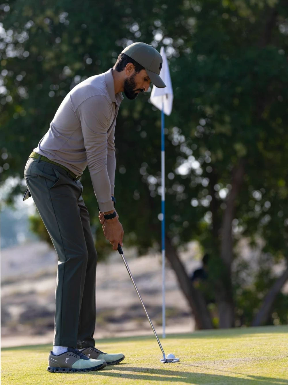 ناصر بن حمد يحرز المركز الأول في بطولة سلاح الجو الملكي للجولف