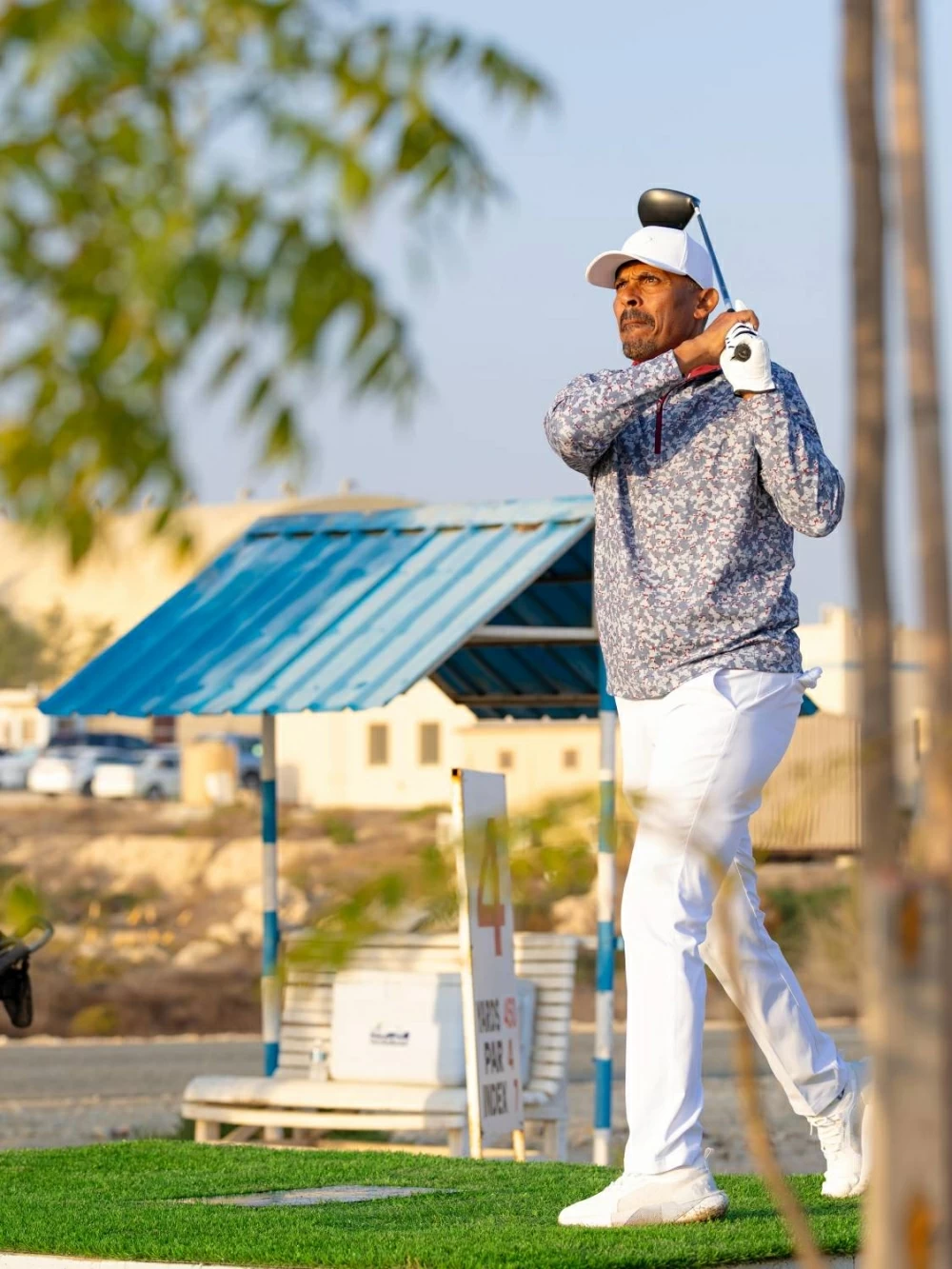 ناصر بن حمد يحرز المركز الأول في بطولة سلاح الجو الملكي للجولف