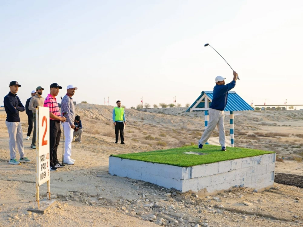 ناصر بن حمد يحرز المركز الأول في بطولة سلاح الجو الملكي للجولف