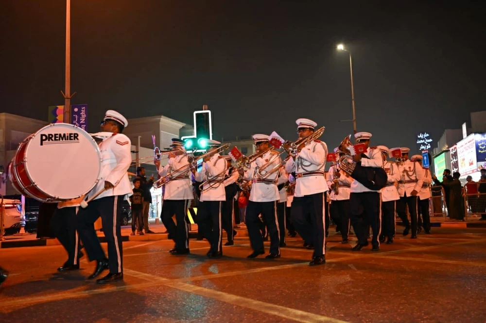 "الداخلية" تنظم طابور شرطة البحرين في محافظة المحرق احتفاءاً بالأعياد الوطنية