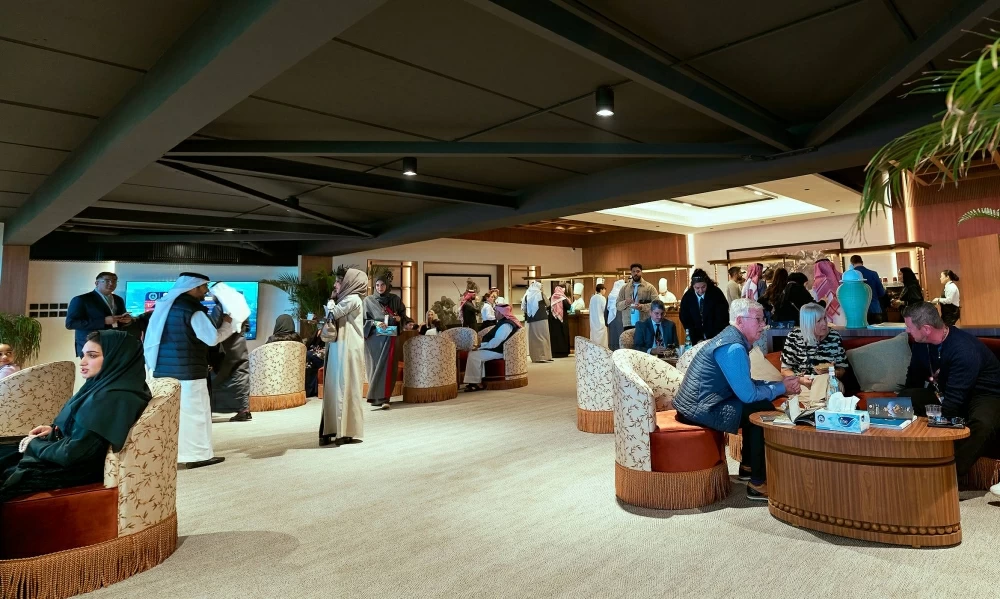 ناصر وخالد بن حمد وعيسى بن سلمان يشهدون السباق الـ11 للخيل على كؤوس &laquo;ألبا&raquo;