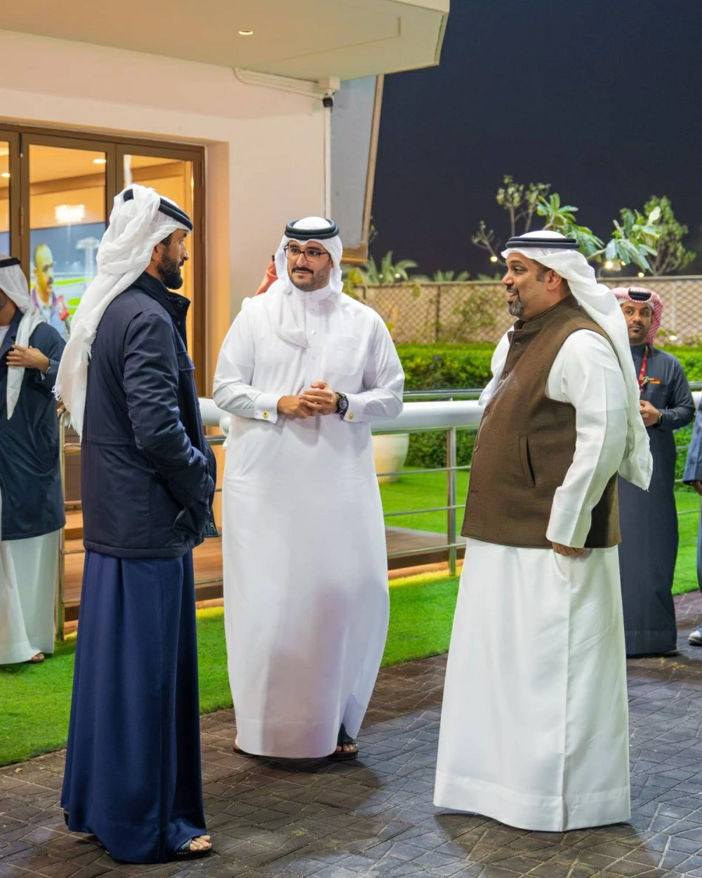 ناصر وخالد بن حمد وعيسى بن سلمان يشهدون السباق الـ11 للخيل على كؤوس &laquo;ألبا&raquo;