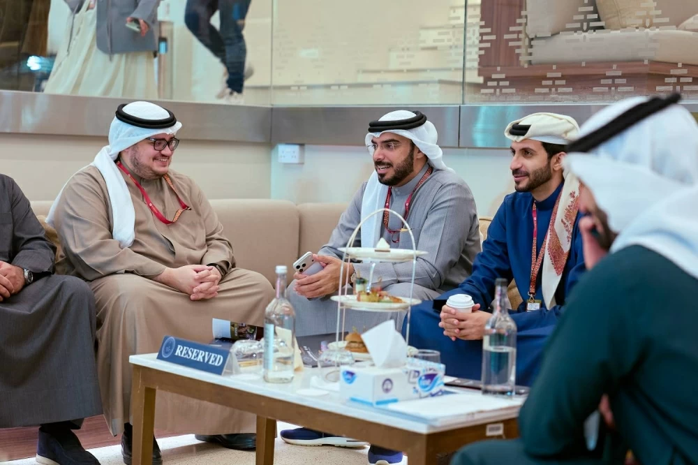 ناصر وخالد بن حمد وعيسى بن سلمان يشهدون السباق الـ11 للخيل على كؤوس &laquo;ألبا&raquo;