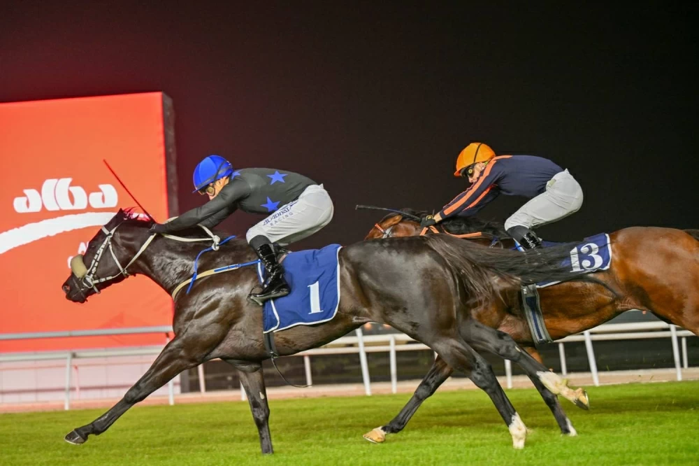 ناصر وخالد بن حمد وعيسى بن سلمان يشهدون السباق الـ11 للخيل على كؤوس &laquo;ألبا&raquo;