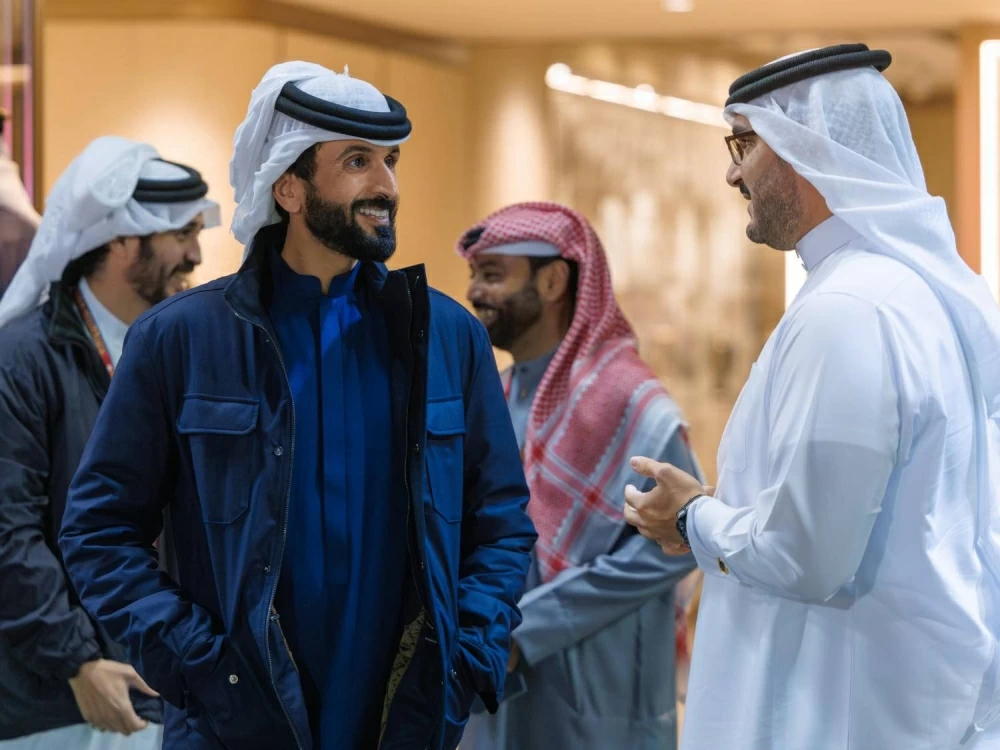 ناصر وخالد بن حمد وعيسى بن سلمان يشهدون السباق الـ11 للخيل على كؤوس &laquo;ألبا&raquo;