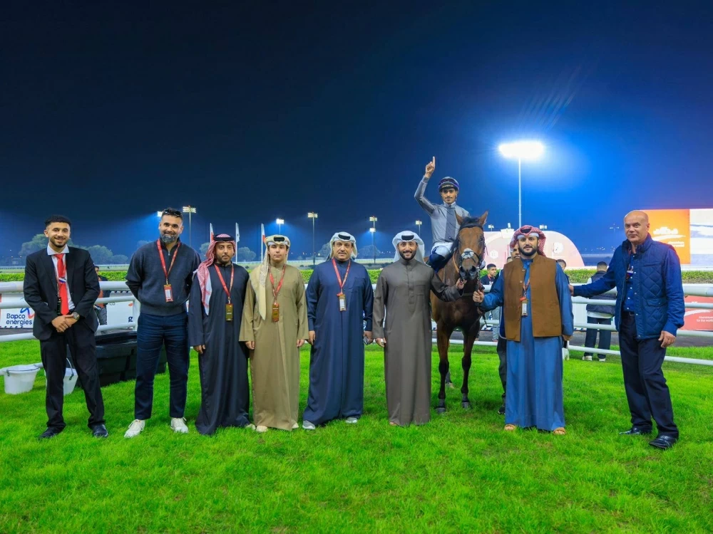 ناصر وخالد بن حمد وعيسى بن سلمان يشهدون السباق الـ11 للخيل على كؤوس &laquo;ألبا&raquo;